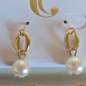E-006-NWT Charming Charlie Gold Tone and Faux Pearl Drop Earrings